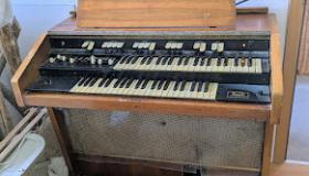 Hammond L 100 zu verschenken