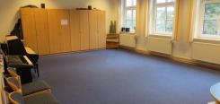 Raum 111: Gesang, Blockflöten, Eltern-Kind-Kurse, MFE, Gitarre, Klavier