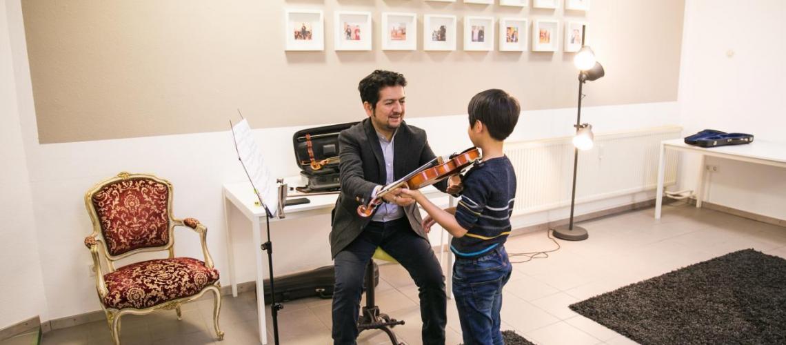 Luis Martinez-Eisenberg beim Unterrichten